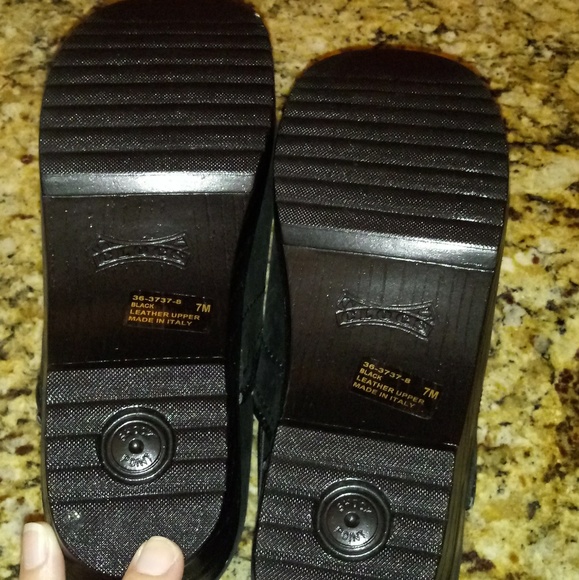 927 Leather Clogs by Italian Shoemakers - Picture 6 of 6